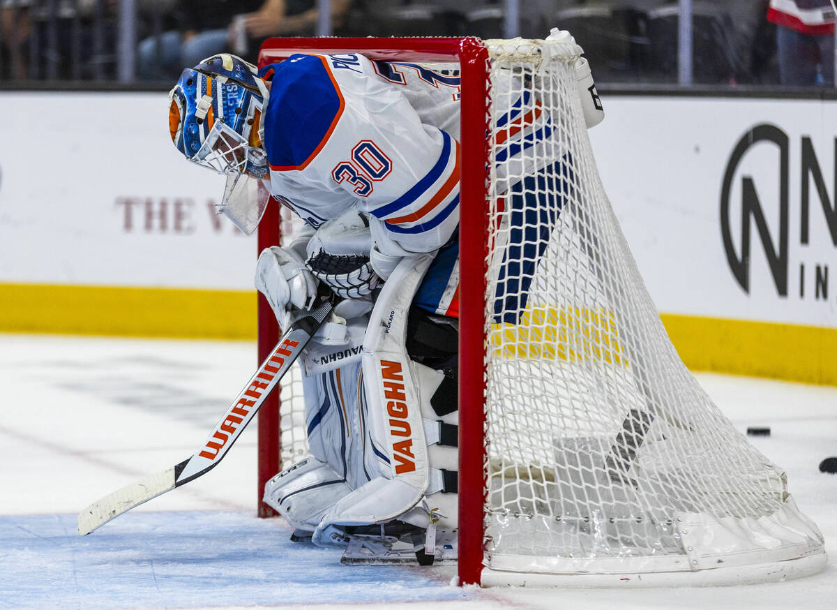 Edmonton Oilers goaltender Calvin Pickard (30) is dejected in the net as the Golden Knights tie ...